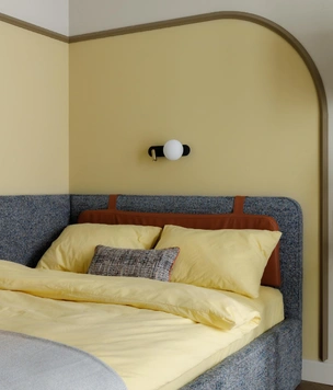 Продуманное хранение и акценты цвета: квартира 42,5 м² в Челябинске для студентки