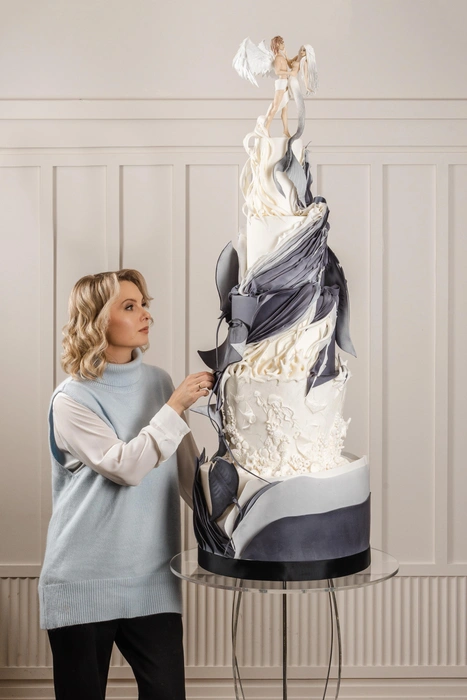 Недаром уже два года Любовь&nbsp;— член корпорации Cake Artist World, куда берут только лучших кондитеров | Источник: Любовь Катькало / личный архив