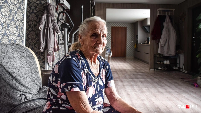 Людмила Дмитриевна&nbsp;— самый возрастной житель села: в сентябре отметила 90 лет. В Витаминном живет с 1954 года. Больше 40 лет работала агрономом | Источник: Артем Краснов