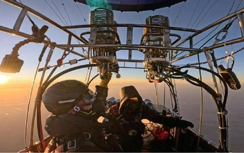 «Небо можно потрогать рукой»: Федор Конюхов поднялся на 10,7 км на тепловом аэростате — это новый рекорд