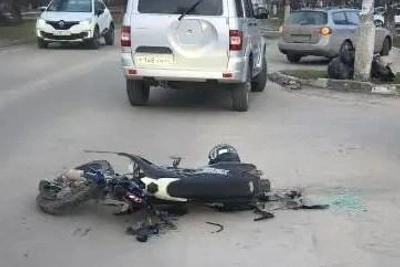 В Рыбном иномарка врезалась в мотоцикл с подростком