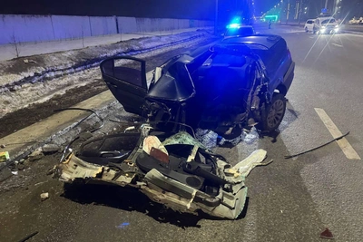 Автомобиль разорвало пополам в ДТП в Оренбурге