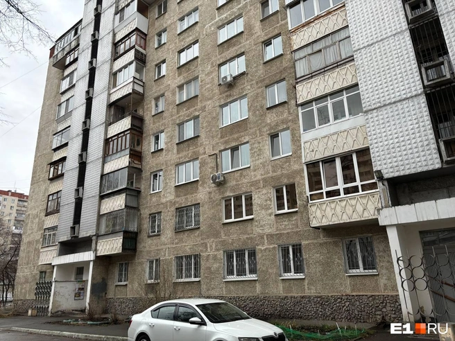 В 6 утра жители дома на Стахановской проснулись от шума | Источник: Дарья Катулевская / E1.RU