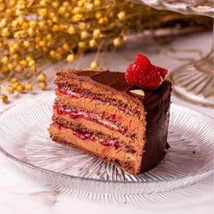 Самый простой и быстрый шоколадный торт: 3 рецепта десерта, который оценят все