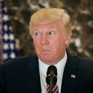 Дональда Трампа обвинили в неуважительном отношении к Мелании