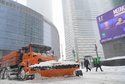 Москва засыпана снегом: третий подряд рекордный снегопад