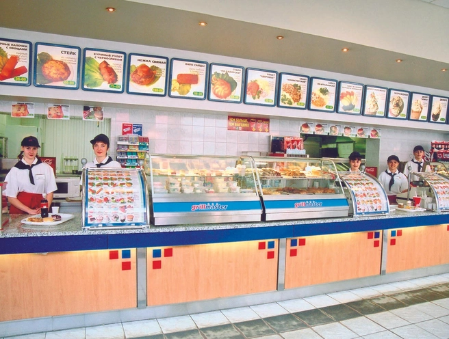 В GrillMaster можно было съесть не только бургер, но и свиную рульку | Источник: Компания «Фуд-мастер»