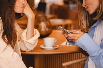 «Четыре года дружили, а потом я резко стала не важна и не нужна. Как такое возможно?»