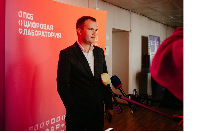 Руководитель ИТ-Центра ПСБ Алексей Карзин отметил, что многие выпускники ЯрГУ уже работают в банке, в том числе на руководящих должностях | Источник: пресс-служба ПСБ