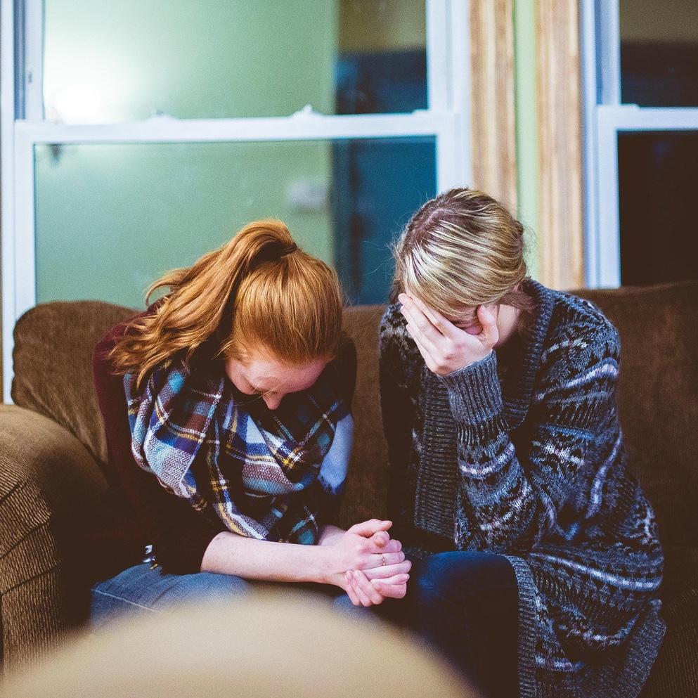 Бывшая жена погибшего экс-чиновника Минтруда Алексея Скляра приехала к его дому и рыдает — видео