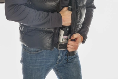 Кража шампанского в Воронеже: вор оставил телефон на месте преступления