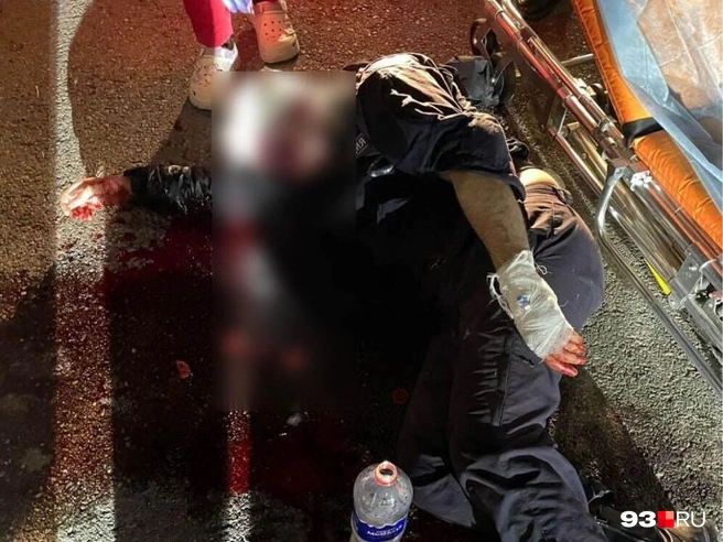 Абдюшев напал на сотрудника с кирпичом | Источник: 93.RU