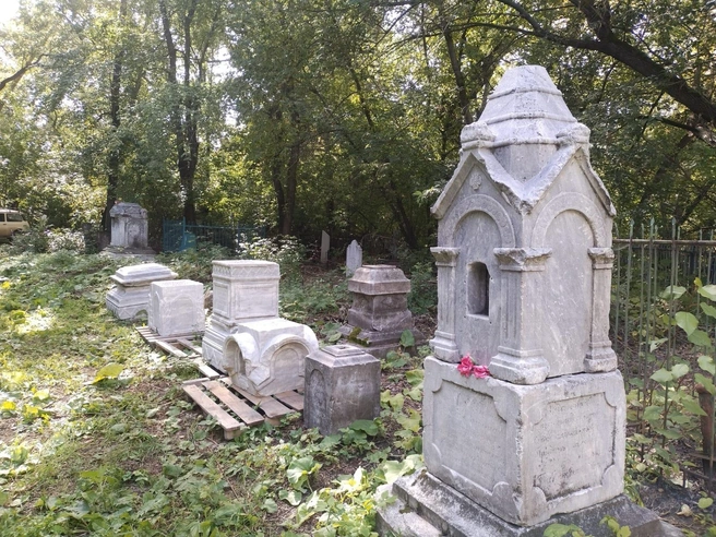 Старинное кладбище пытались разграбить в конце 1980-х&nbsp;— начале 1990-х годов | Источник: предоставлено Виталием Колмогоровым