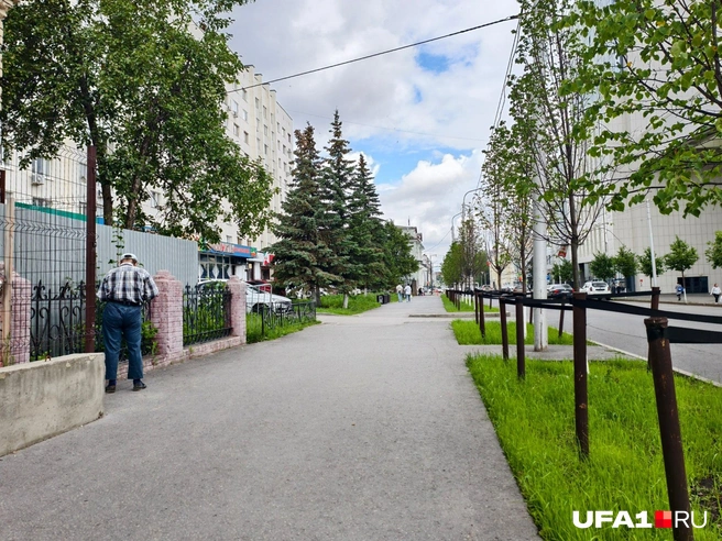 Справа — Верховный суд Башкирии | Источник: Булат Салихов / UFA1.RU