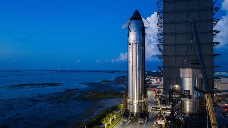 Вывоз корабля Starship на стартовую площадку | Источник: SpaceX