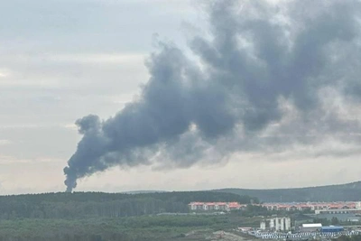 Над Екатеринбургом поднялся столб дыма