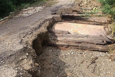 Туристов Прикамья просят не ездить к урочищу Журавлик из-за размытой дороги