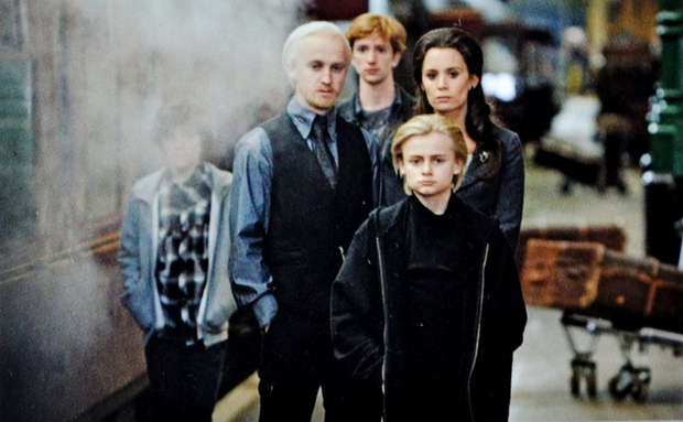 Фото №1 - Team Malfoy! Том Фелтон встретил экранного сына спустя 10 лет