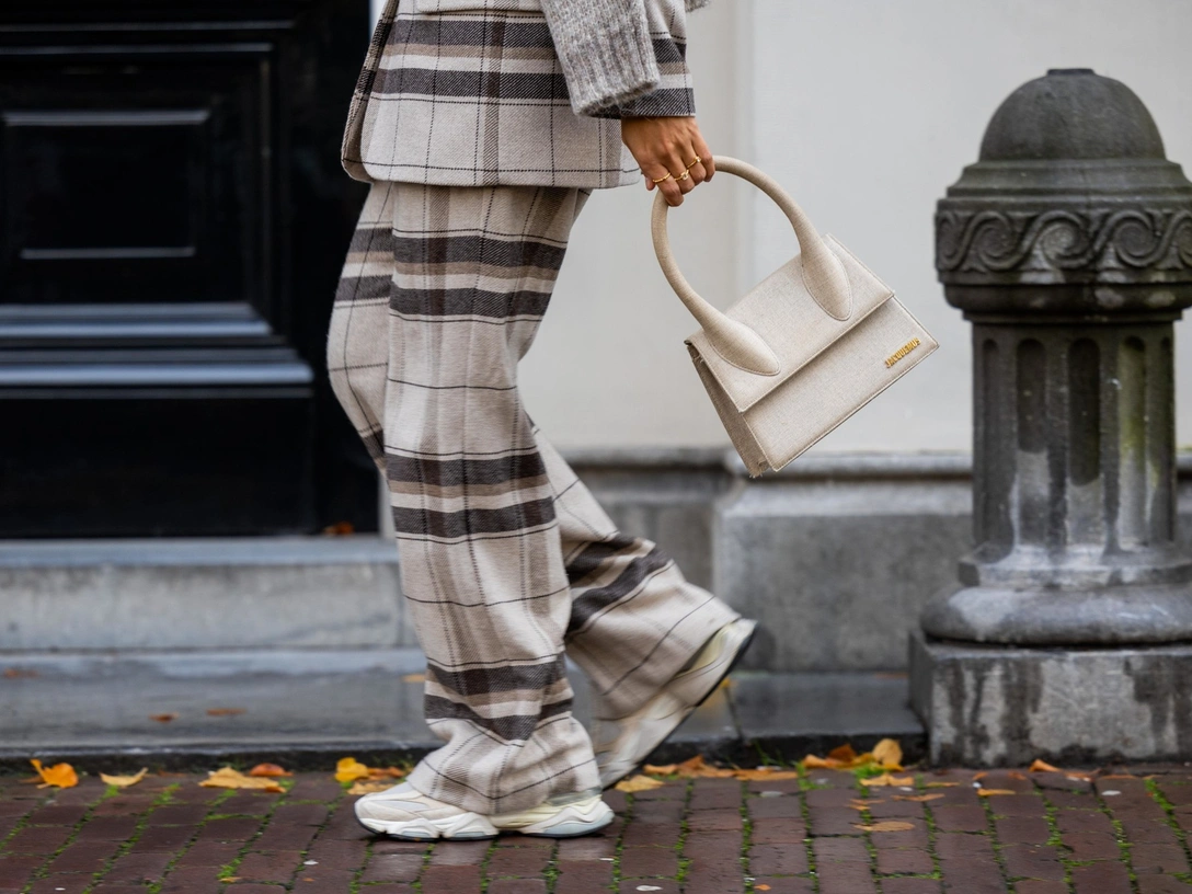 Нелепо и неуместно: 7 моделей сумок, которые не стоит носить в офис (и чем их заменить) | marieclaire.ru