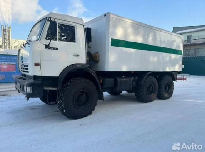 Автозак имеет пробег 108 тысяч километров  | Источник: Avito.ru