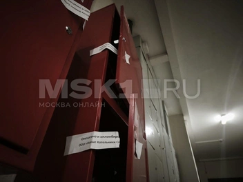 Вскрытый пожарный рукав в доме | Источник: Михаил Мечев / MSK1.RU