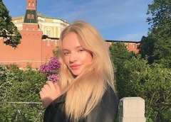 Лиза Пескова показала детские фото