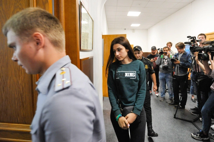 Крестина призналась, что отец приставал к ним даже на отдыхе, а люди ничего не могли сделать