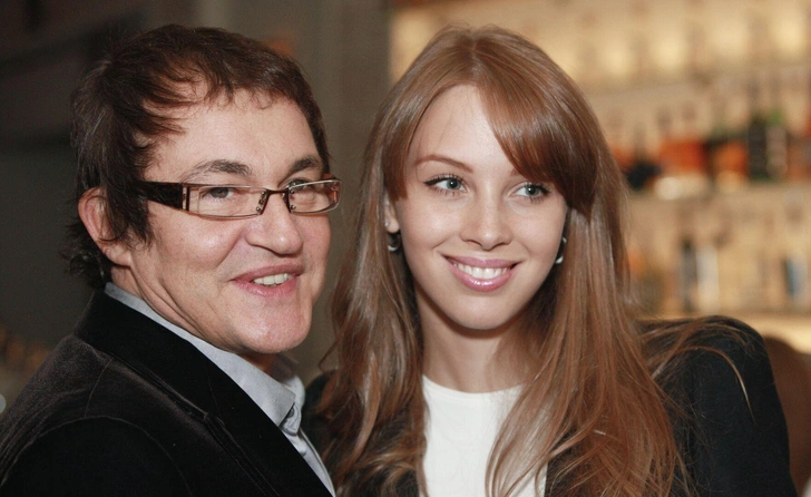 Уехала в отпуск с детьми без любовника и отписалась от него в соцсетях: что происходит в отношениях Полины Дибровой и Романа Товстика | parents.ru