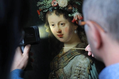 Эрмитаж реставрирует Флору Рембрандта: найдена родинка