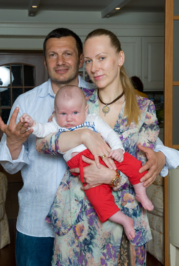 Владимир и Эльга с маленьким Володей.