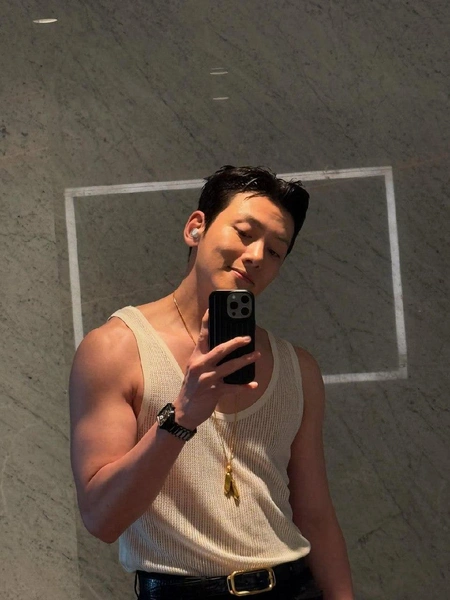 Источник: @jichangwook