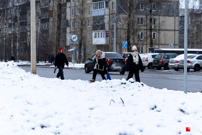 У детей — снежное развлечение | Источник: Артем Бауман \ 76.RU