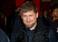 Вертолеты с лепестками роз и лезгинка от главы Чечни. Рамзан Кадыров устроил пышную свадьбу племяннику
