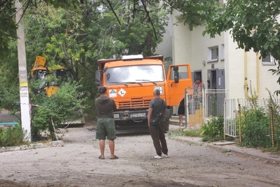 На севере Волгограда квартира осталась без окон после атаки БПЛА