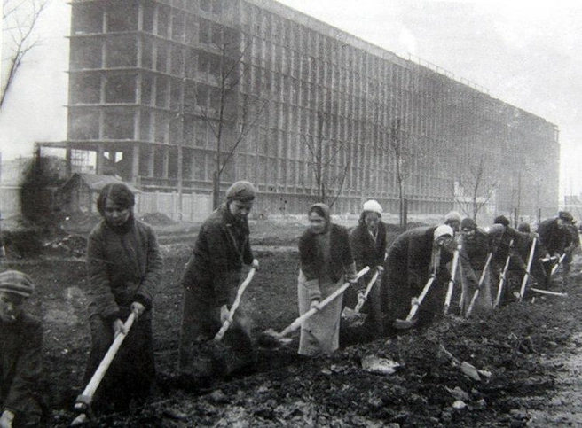 Стройка продолжилась в послевоенные годы