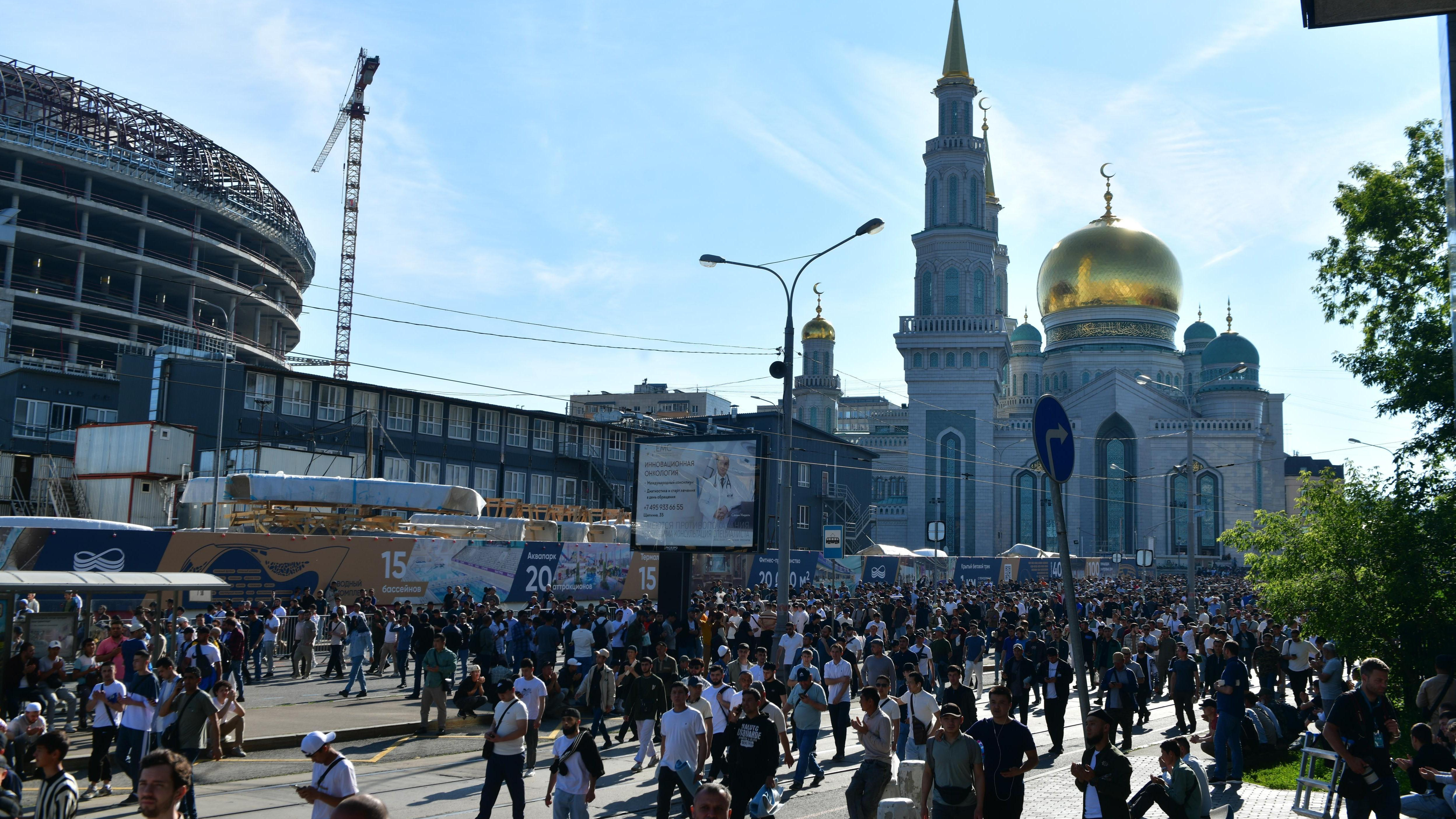 Закроют вход в метро, перекроют дороги и перенаправят автобусы. Как изменят работу транспорта на Курбан-байрам