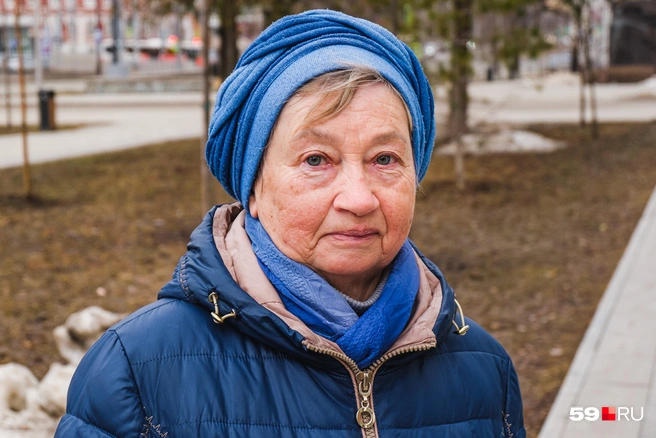 Пенсии маленькие, да и здоровья не хватает — работать до 70 лет Валентина Викторовна бы не согласилась | Источник: Тимофей Калмаков / 59.RU