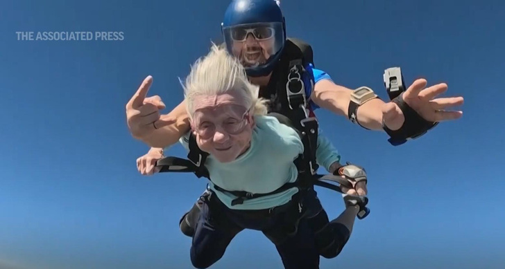 Умерла счастливой: 104-летняя Дороти Хоффнер скончалась после прыжка с парашютом