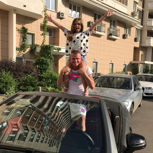 Дмитрий Тарасов подарил 9-летней дочери шикарные бриллианты