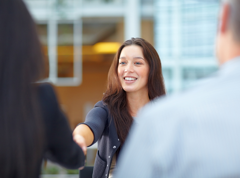 Как реагировать на неловкие вопросы на собеседовании (и получить желаемую работу) | marieclaire.ru