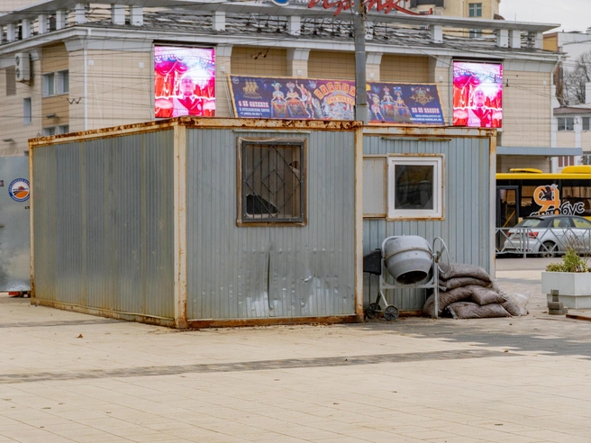 Строительные вагончики ещё не демонтированы | Источник: Кирилл Поверинов / 76.RU