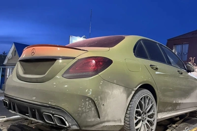 Mercedes Benz арестован у сельхозорганизации за долги