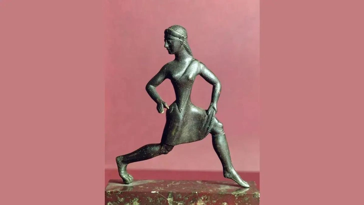 Разрешали ли древние греки женщинам участвовать в Олимпийских играх?