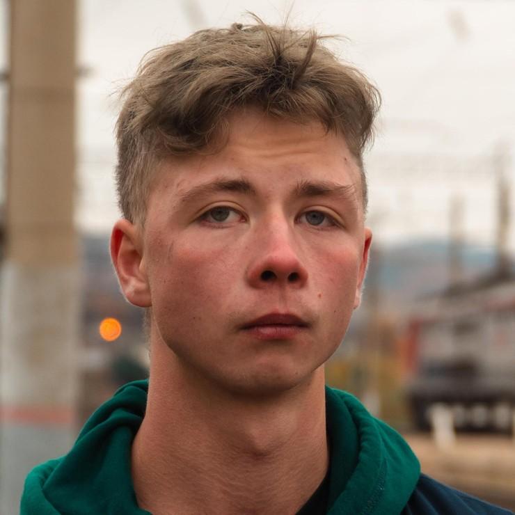 <p>Даниил </p>