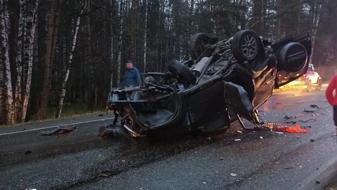 «Патриот» перевернулся, но водитель выжил | Источник: Подслушано г.Сатка / Vk.com