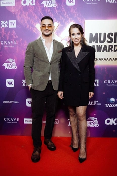 <p>Константин Тарасюк и Барановская на премии «Жара Music Awards-2021»</p>