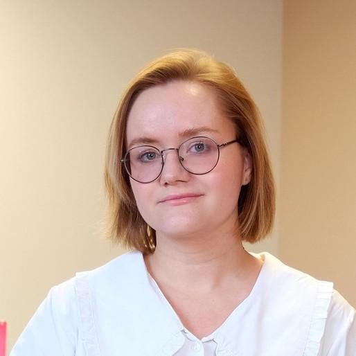 <p>Полина Толстова</p>