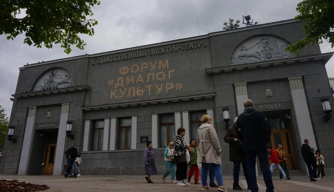 Реконструкция здания затянулась на 6 лет, и только в 2021 году зрители смогли посмотреть кино в обновленном здании | Источник: Михаил Машков / MSK1.RU