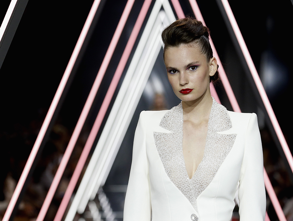 Кутюрный показ Ralph & Russo FW18-19 — авторов «помолвочного» платья Меган Маркл | marieclaire.ru