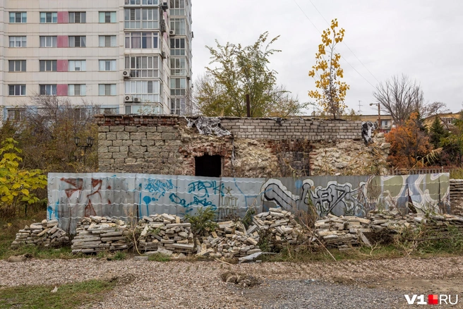 Сейчас сохранившаяся часть Нобелевского городка выглядит печально | Источник: Константин Завриков / V1.RU